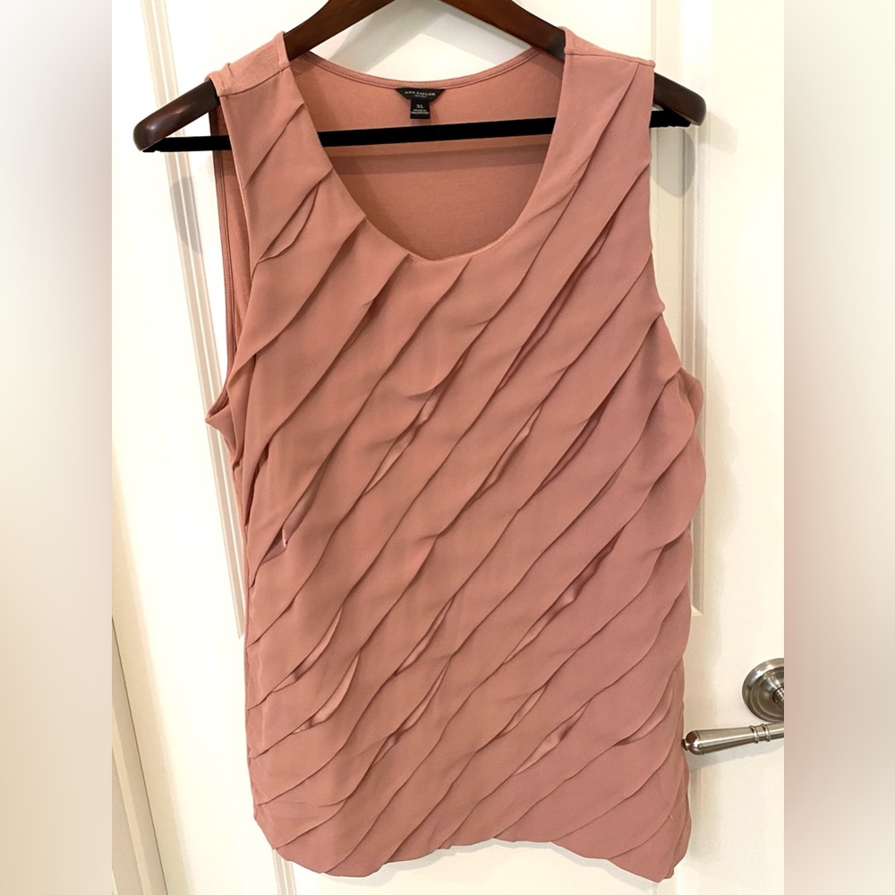 Ann Taylor Elegant Coral Sleeveless Top Size XL